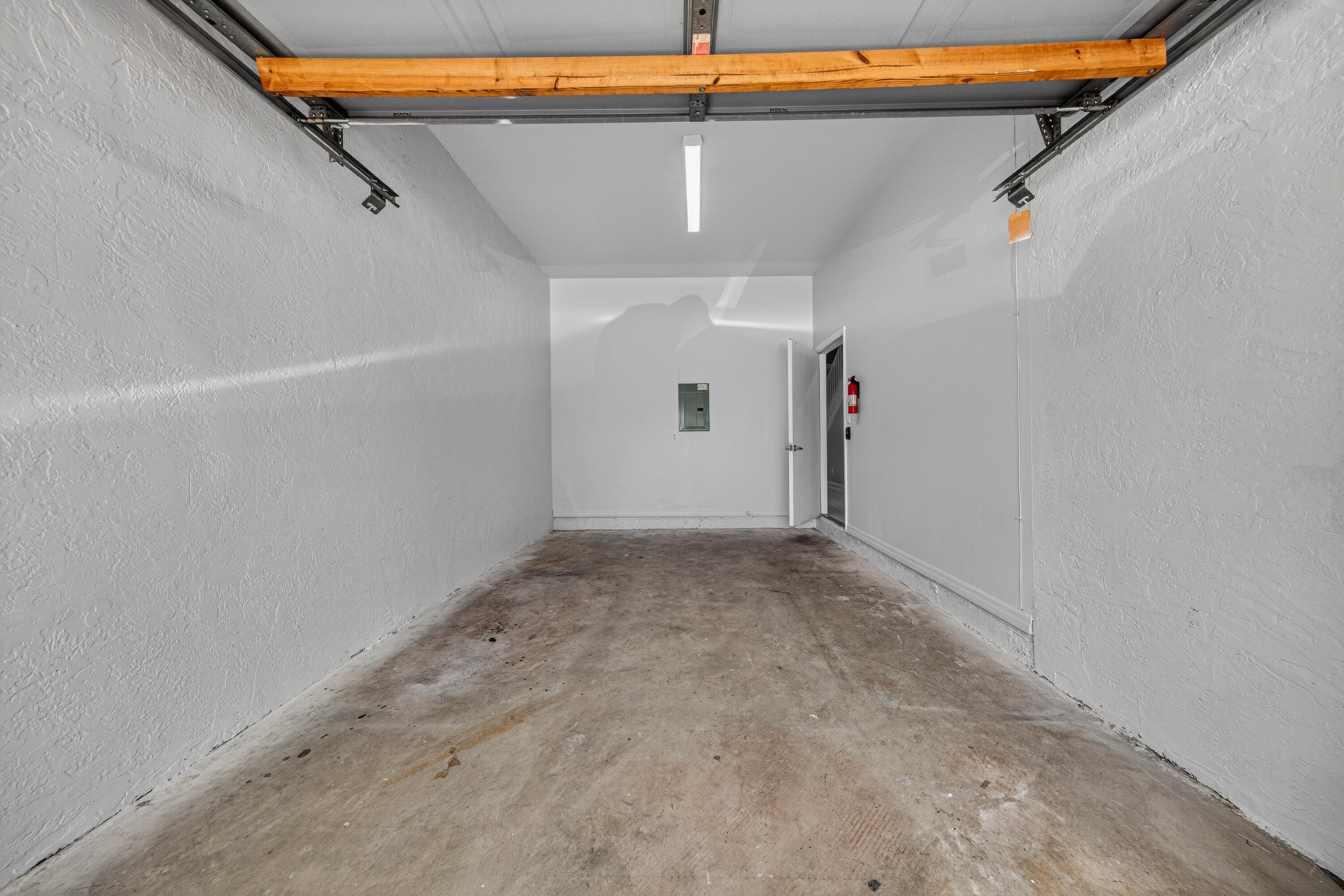 835 NE 17th Fort Lauderdale, FL 33304
