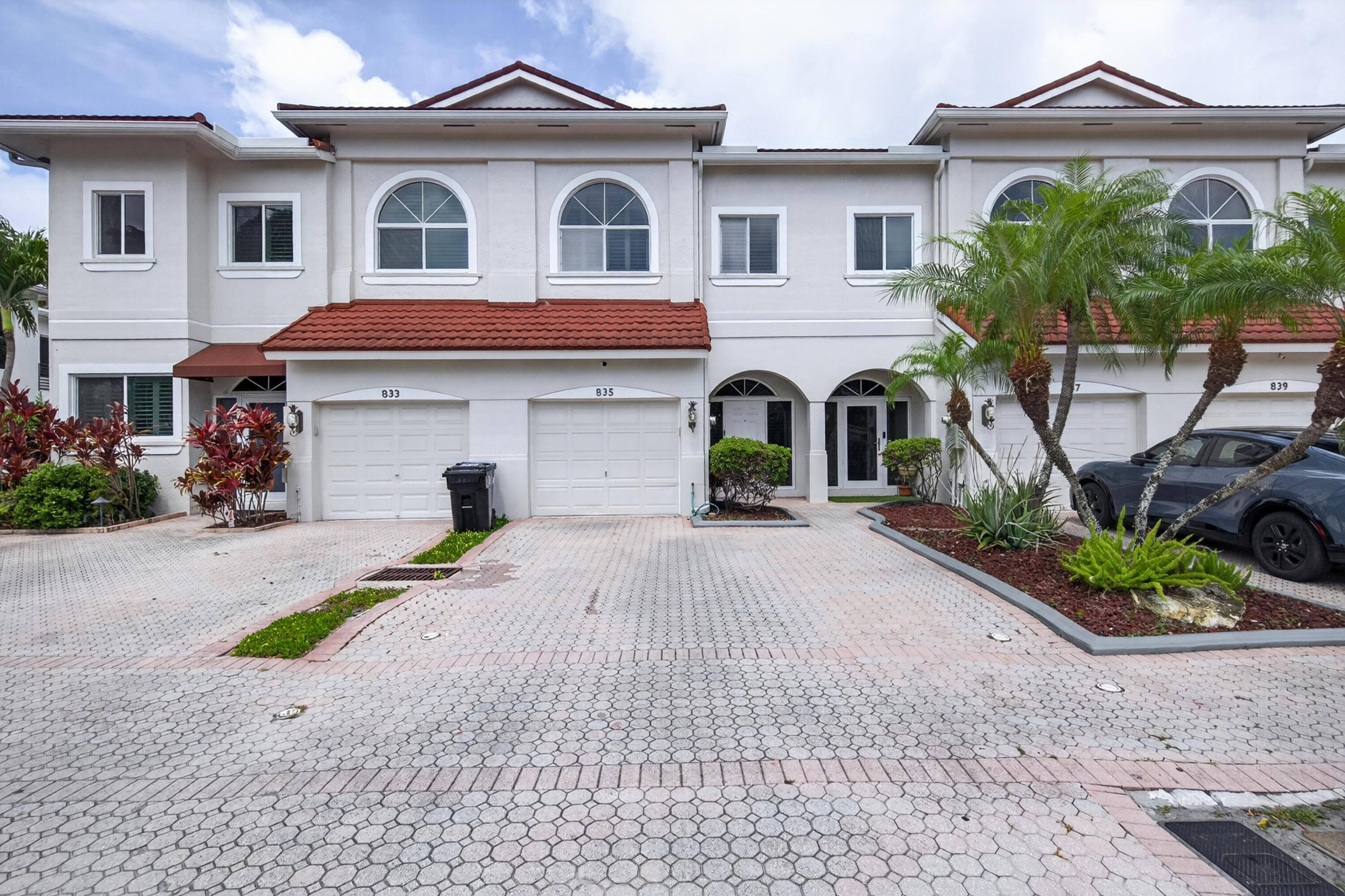 835 NE 17th Fort Lauderdale, FL 33304