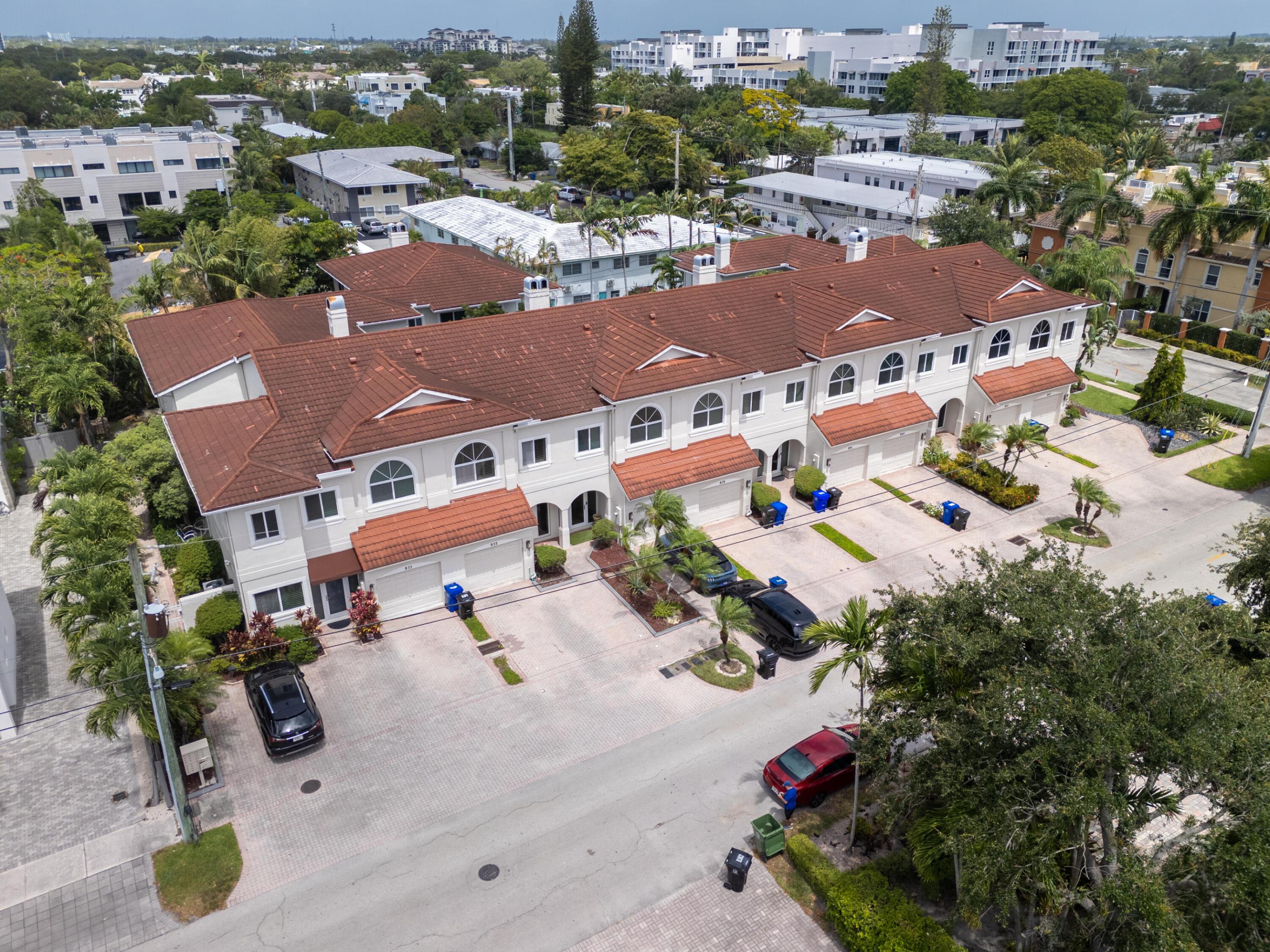 835 NE 17th Fort Lauderdale, FL 33304