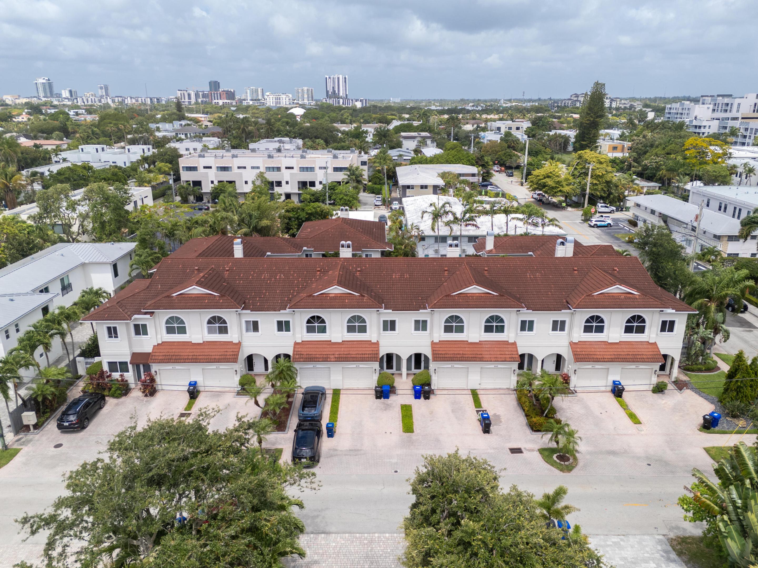 835 NE 17th Fort Lauderdale, FL 33304