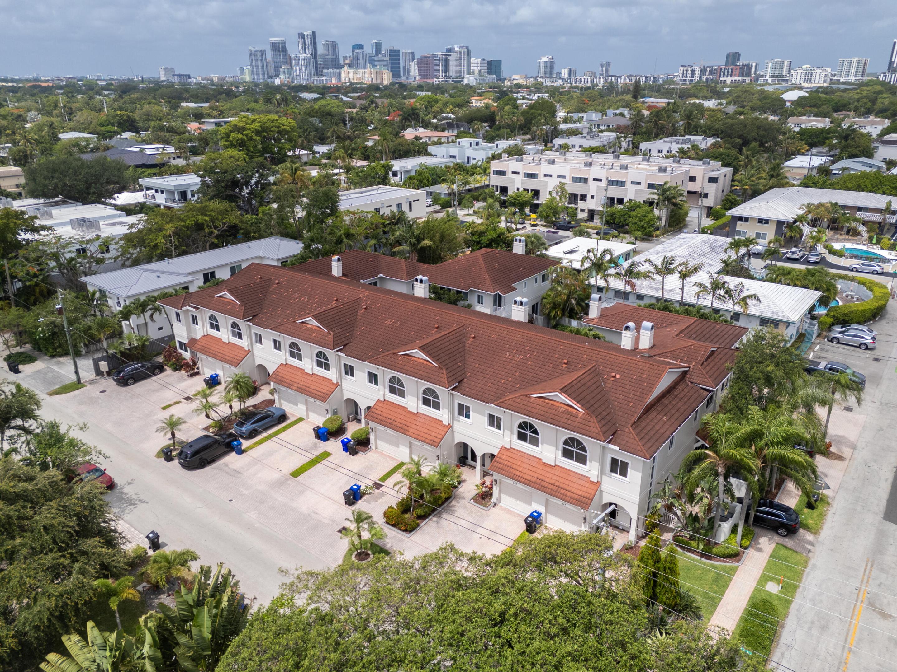 835 NE 17th Fort Lauderdale, FL 33304