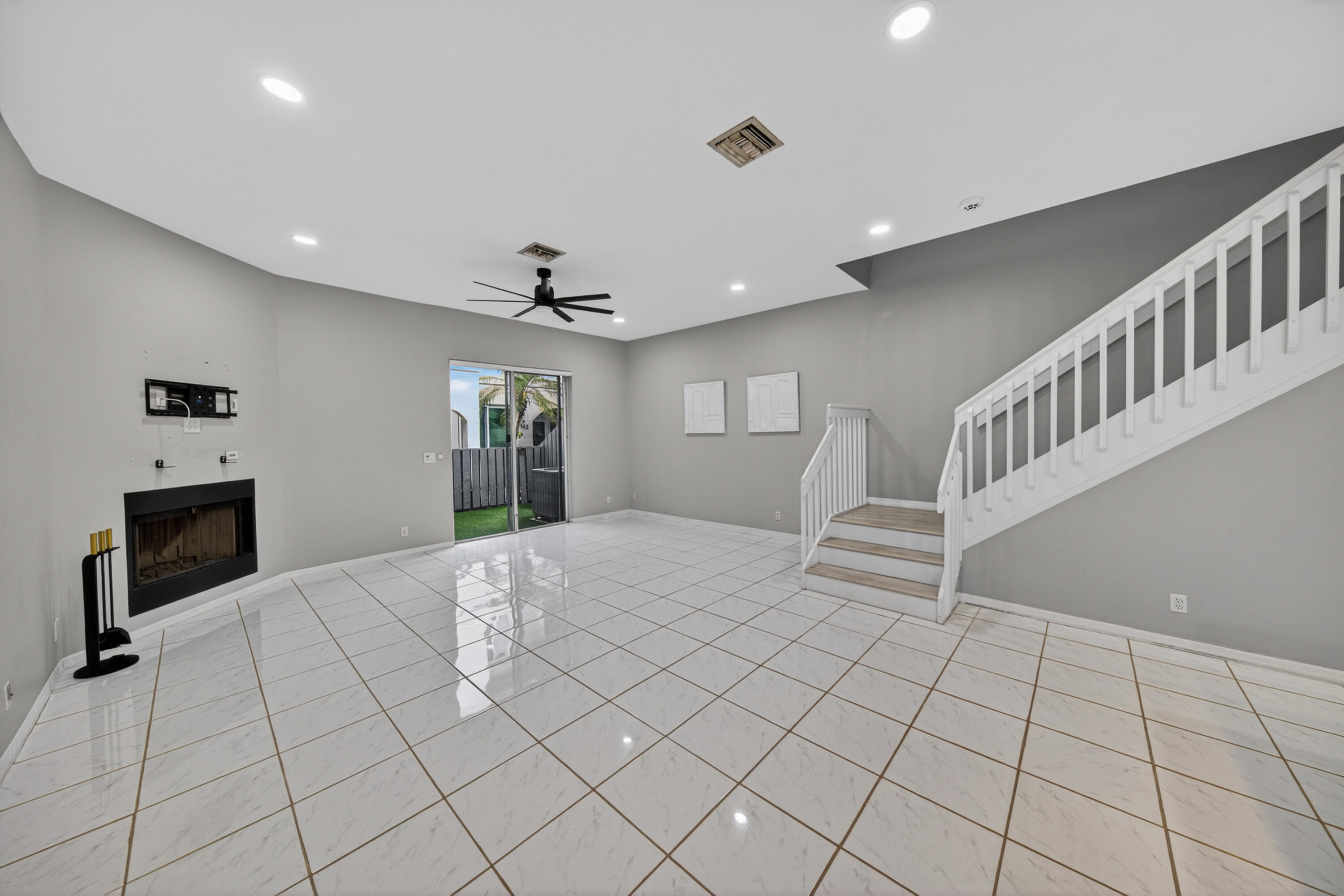835 NE 17th Fort Lauderdale, FL 33304