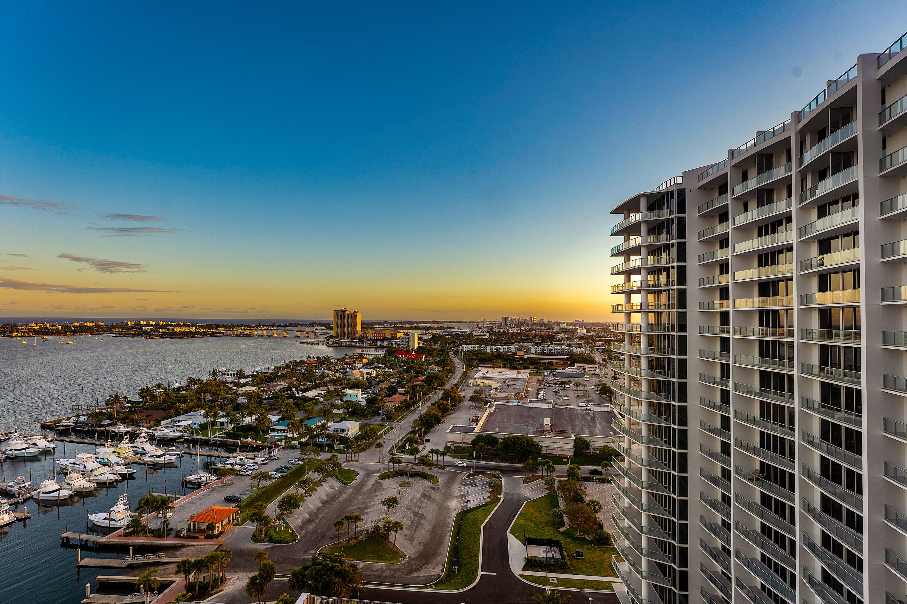 220 Lake Shr #1911 Lake Park, FL 33403