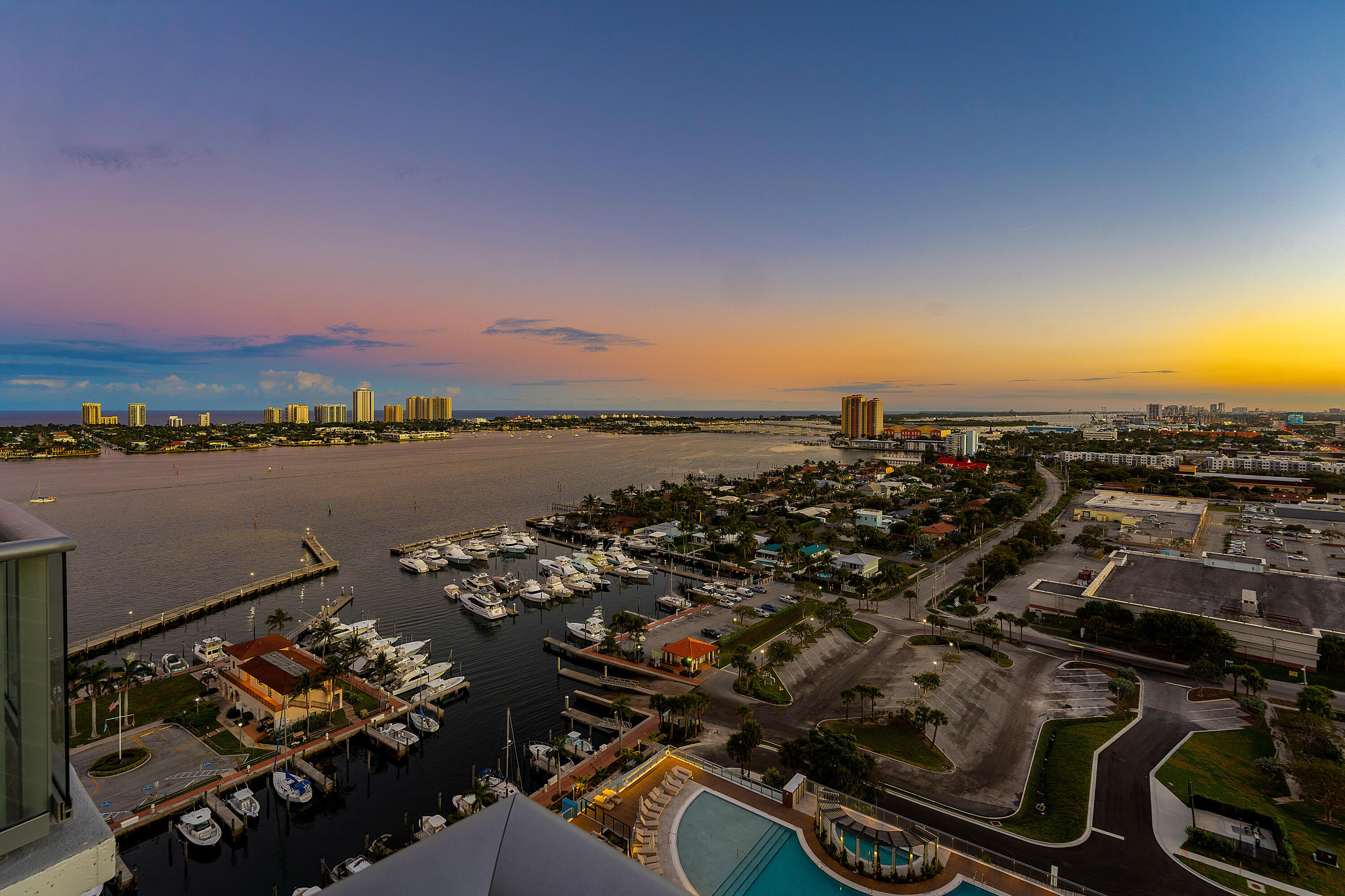 220 Lake Shr #1911 Lake Park, FL 33403