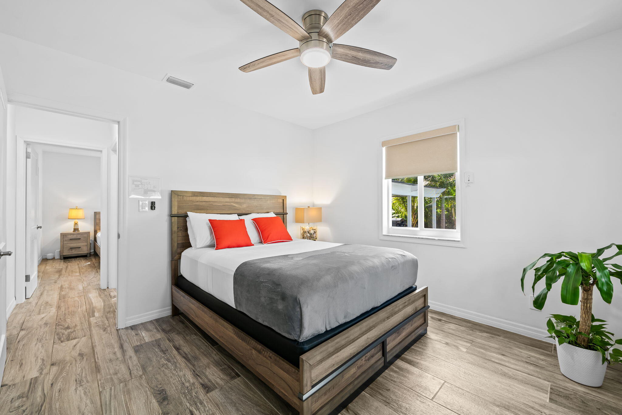 1300 SW 17th St Fort Lauderdale, FL 33315