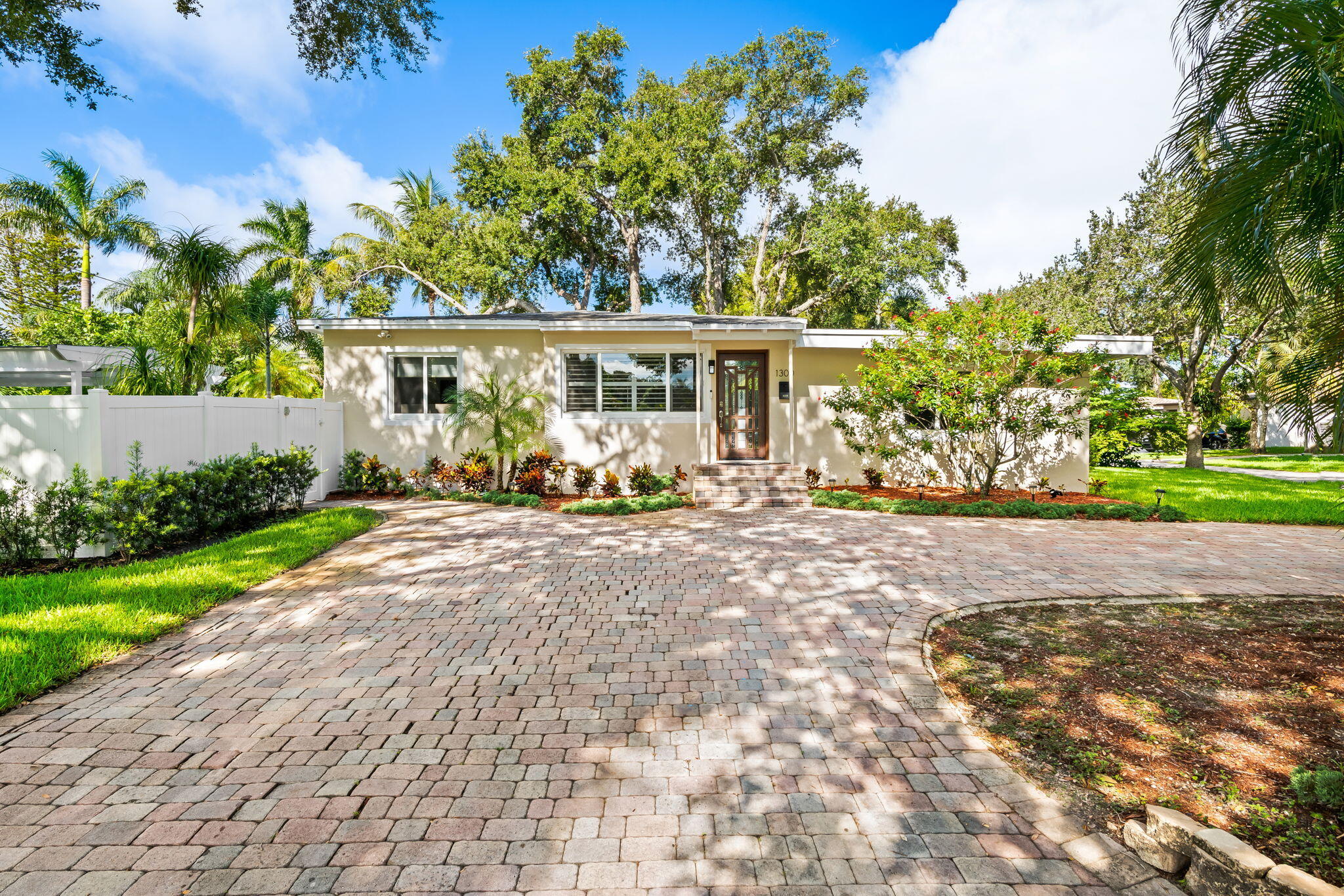 1300 SW 17th St Fort Lauderdale, FL 33315