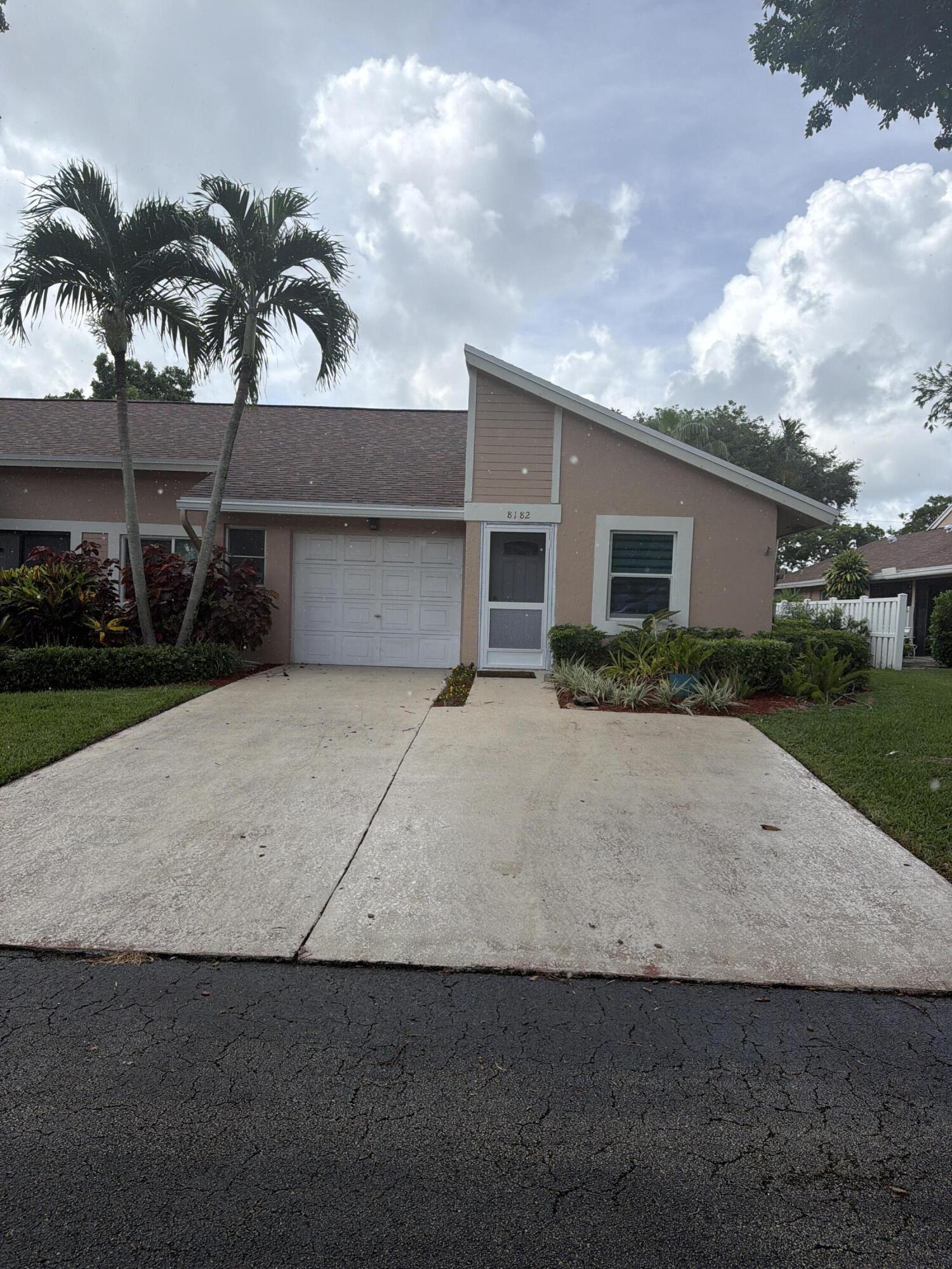 8182 Springtree
