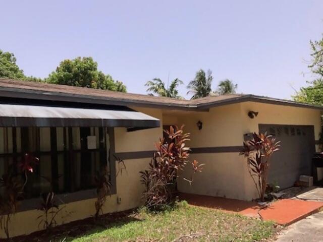 251 SW 16th St