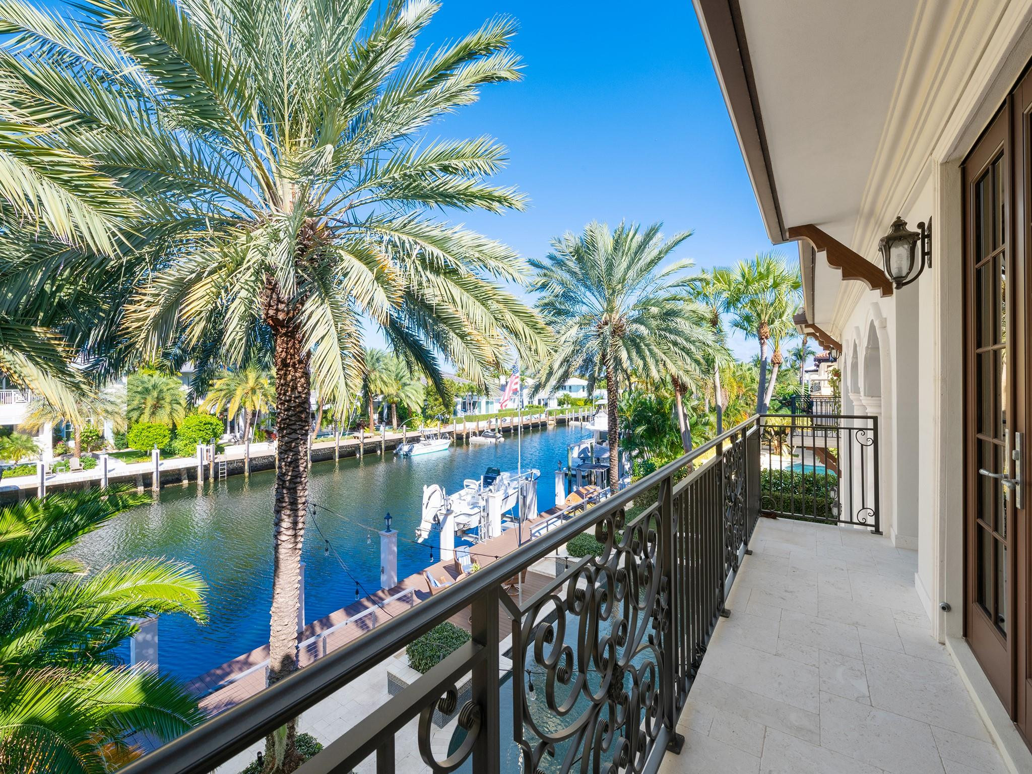2319 NE 28th St Lighthouse Point, FL 33064