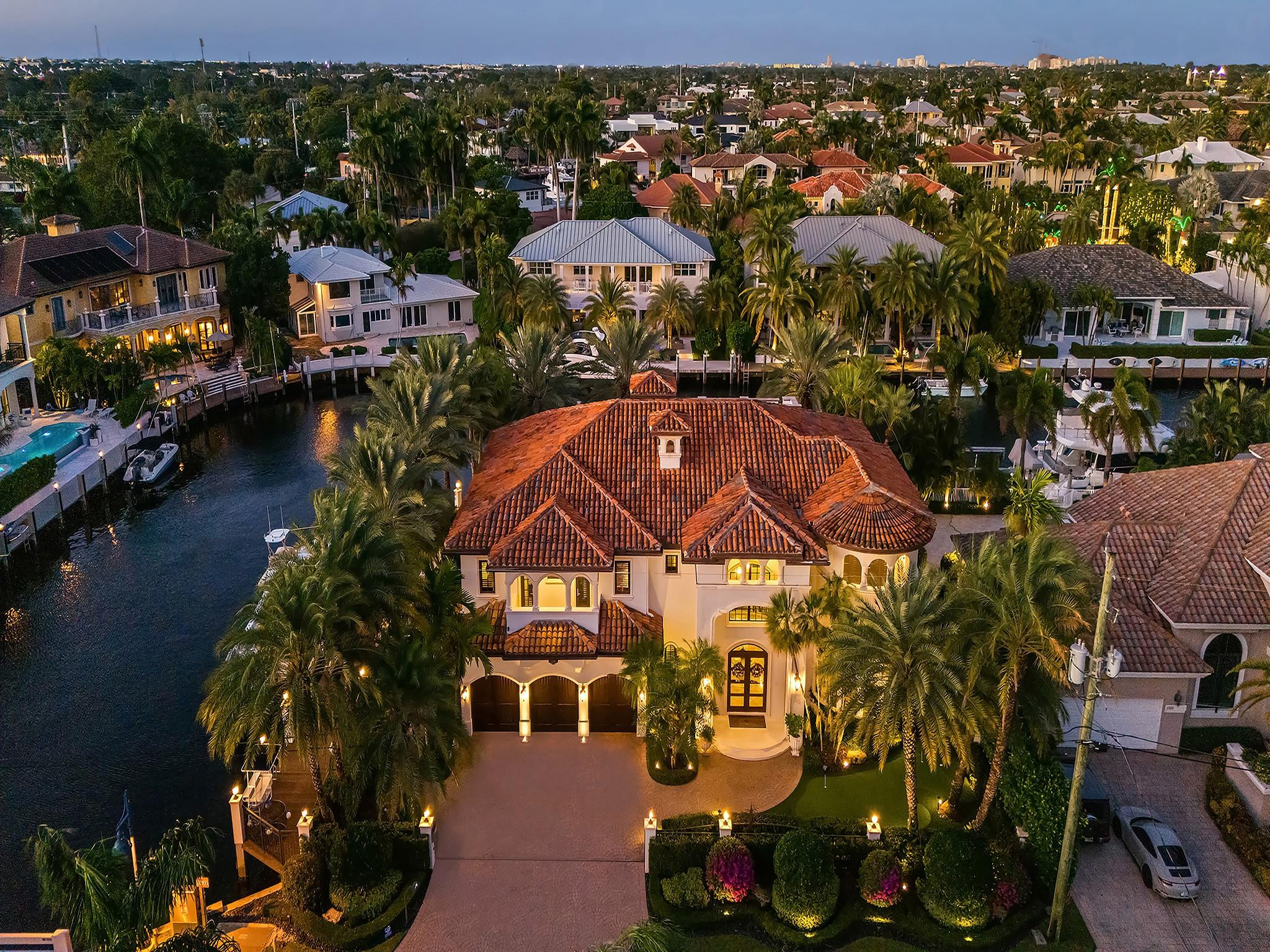 2319 NE 28th St Lighthouse Point, FL 33064