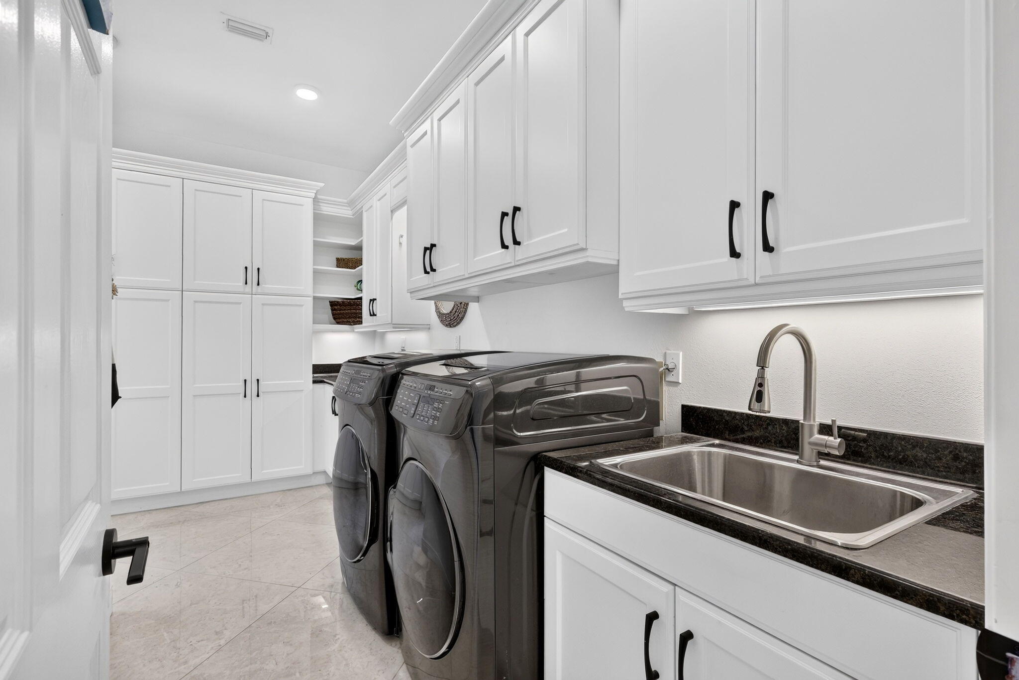 700 Marbrisa Riv Ln Vero Beach, FL 32963