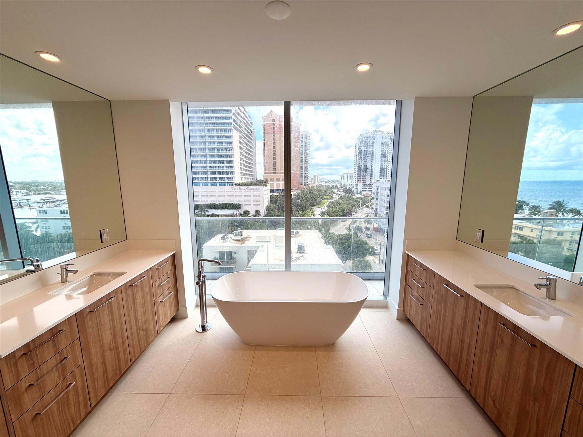 image Selene Oceanfront Residen23