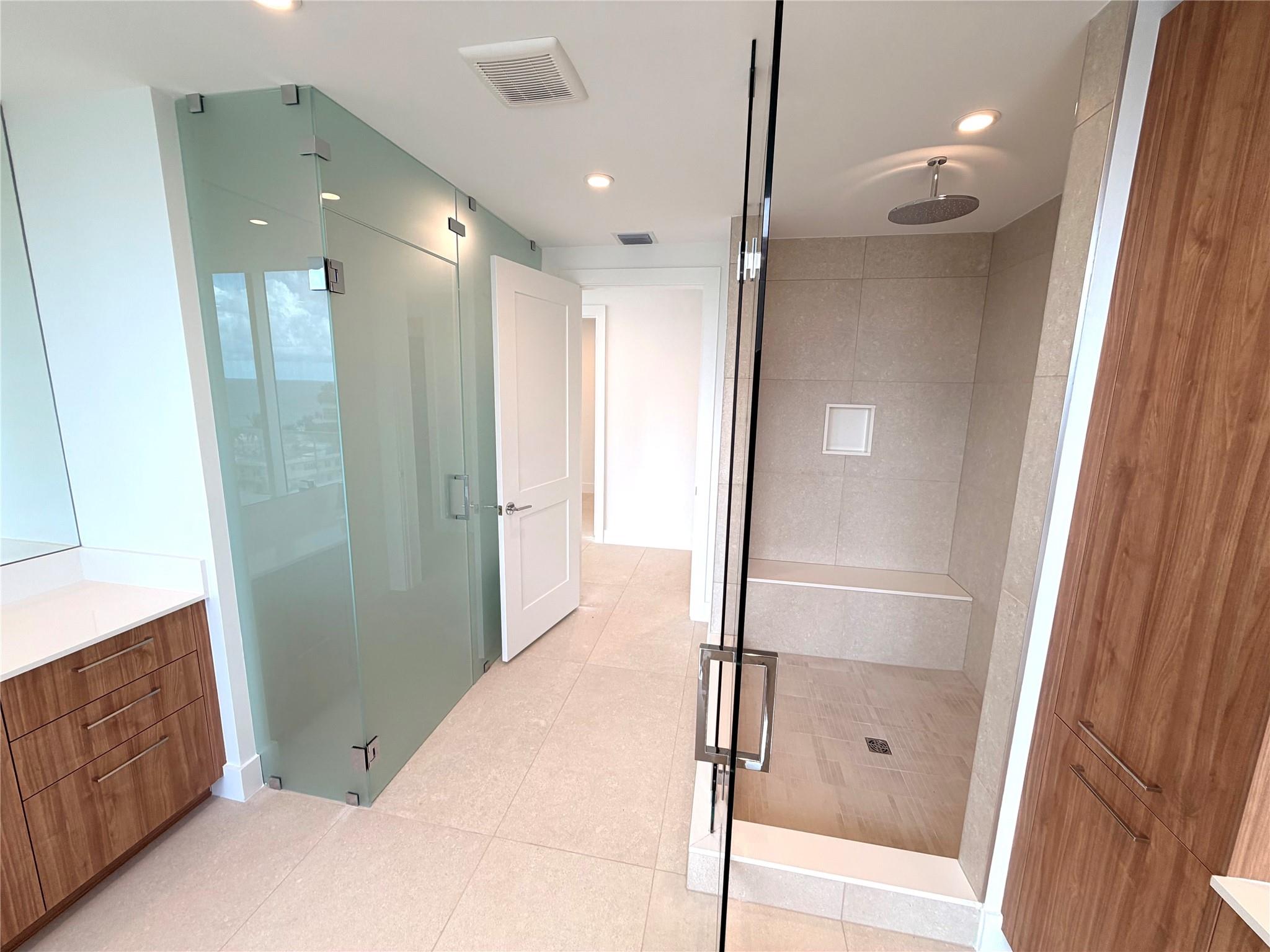 image Selene Oceanfront Residen25
