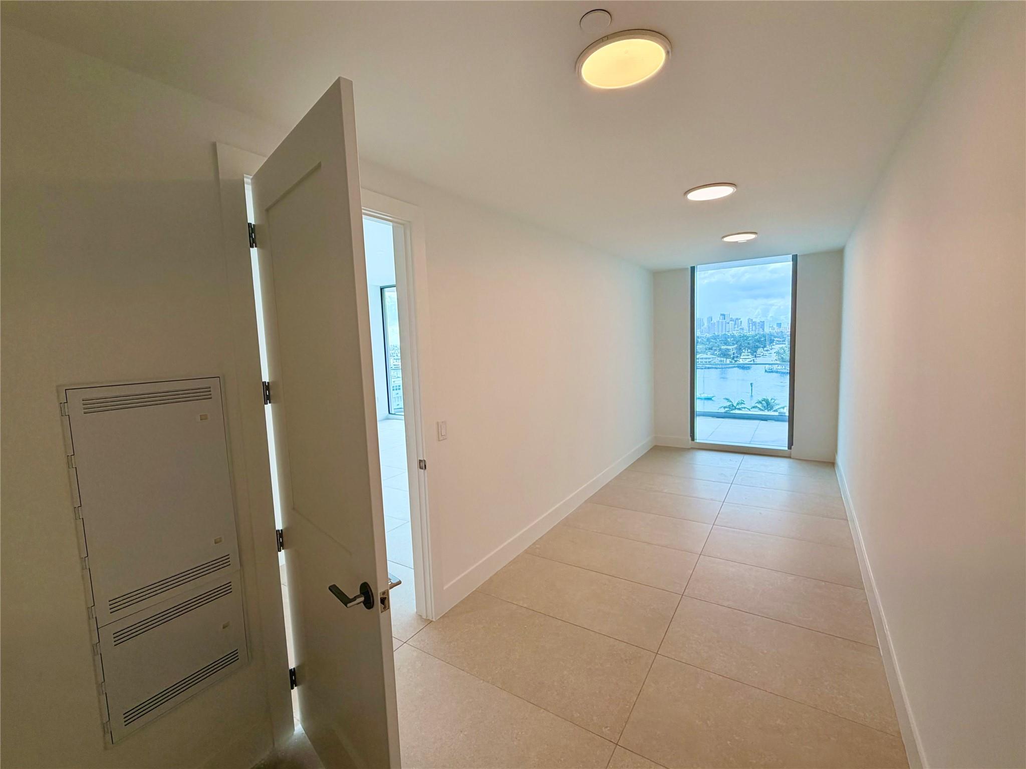 image Selene Oceanfront Residen26