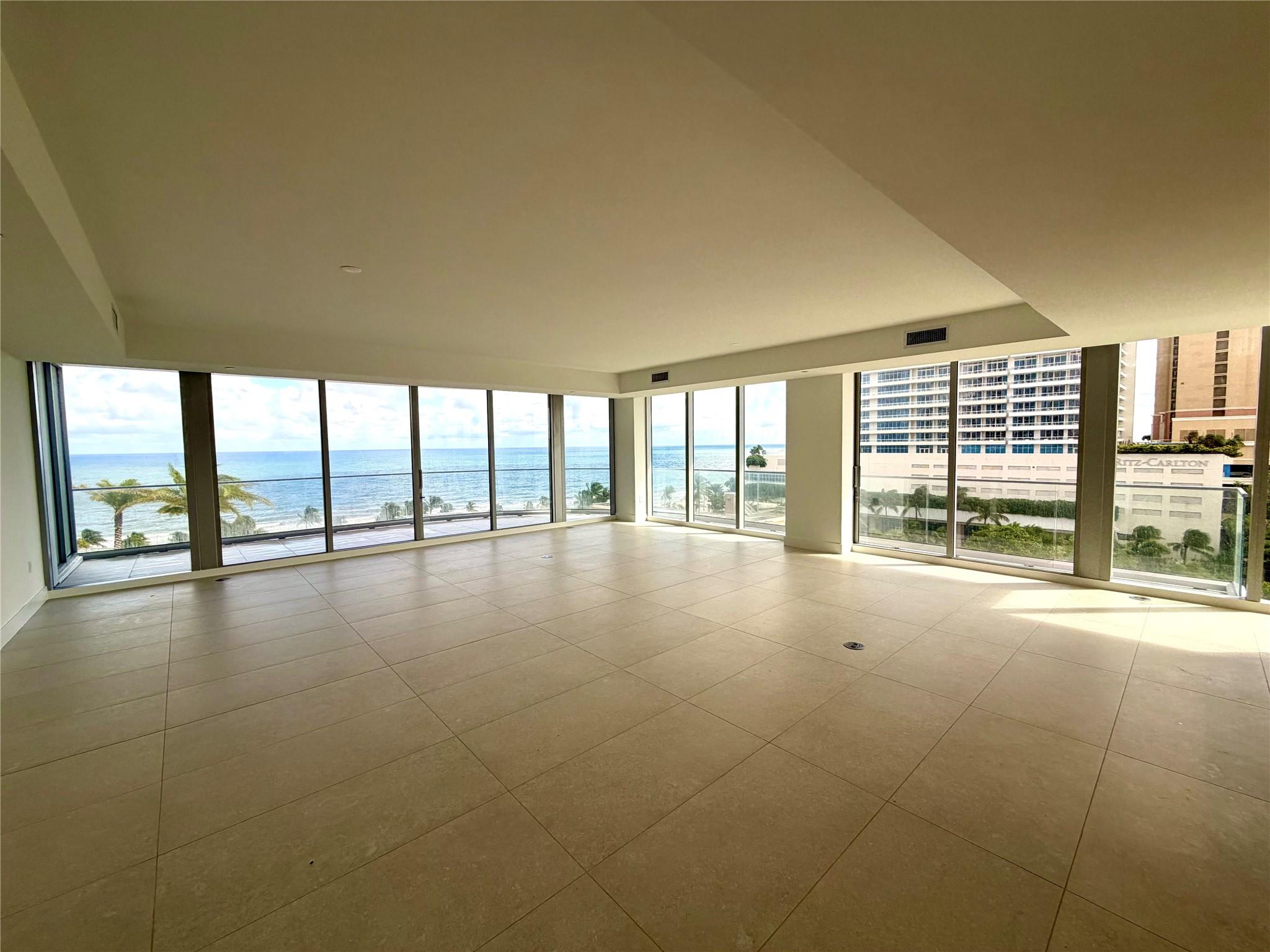 image Selene Oceanfront Residen30
