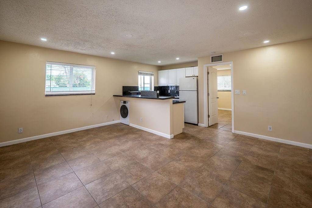 750 SW 2nd St #1
