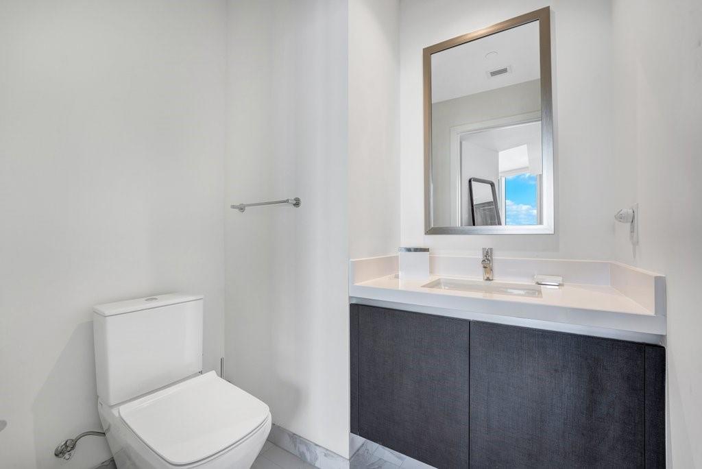 image Paramount Miami Worldcent9