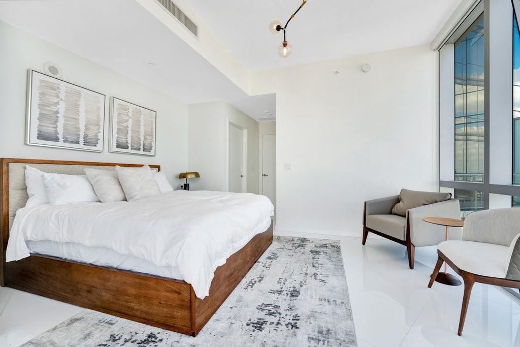 image Paramount Miami Worldcent10