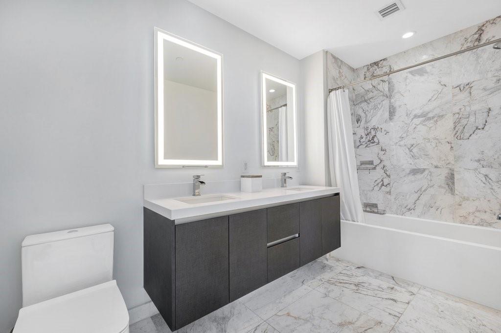 image Paramount Miami Worldcent13