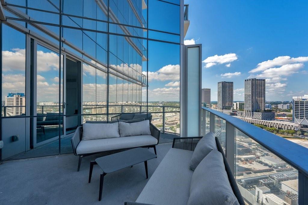 image Paramount Miami Worldcent20