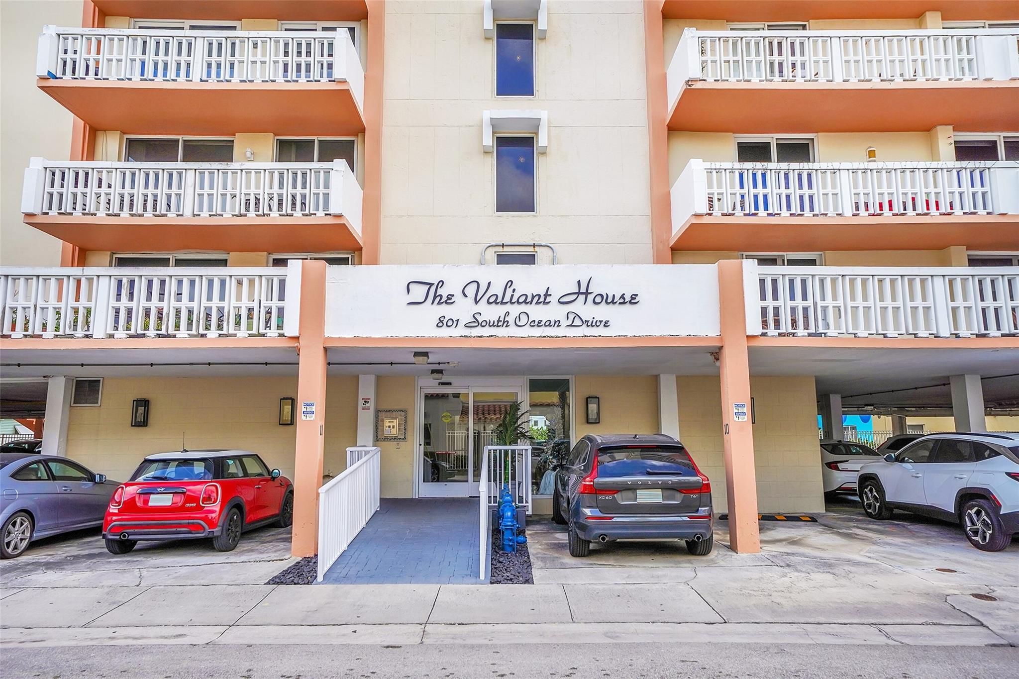 801 S Ocean Dr #1005