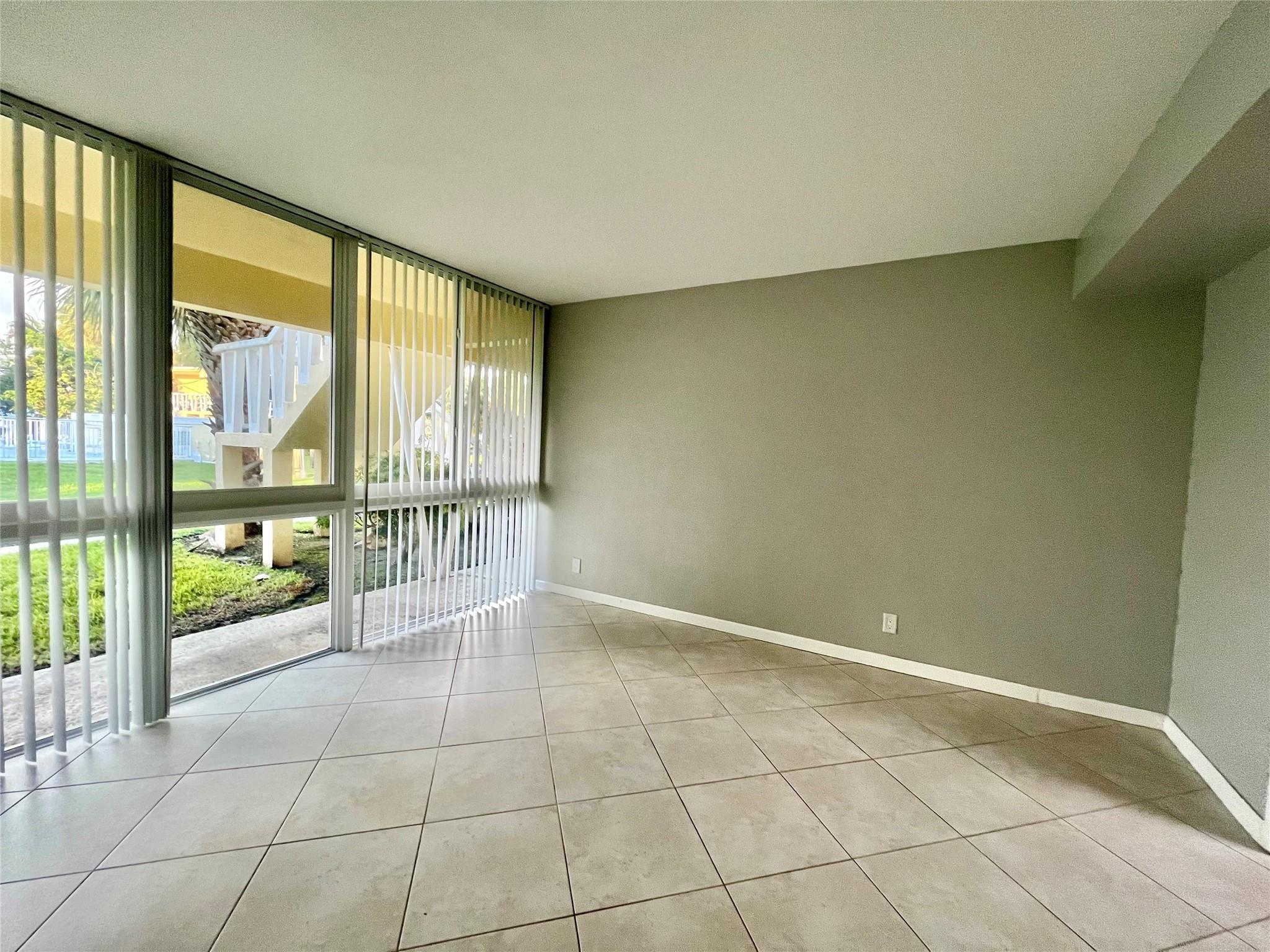 2755 NE 28th Ave #B4 Lighthouse Point, FL 33064