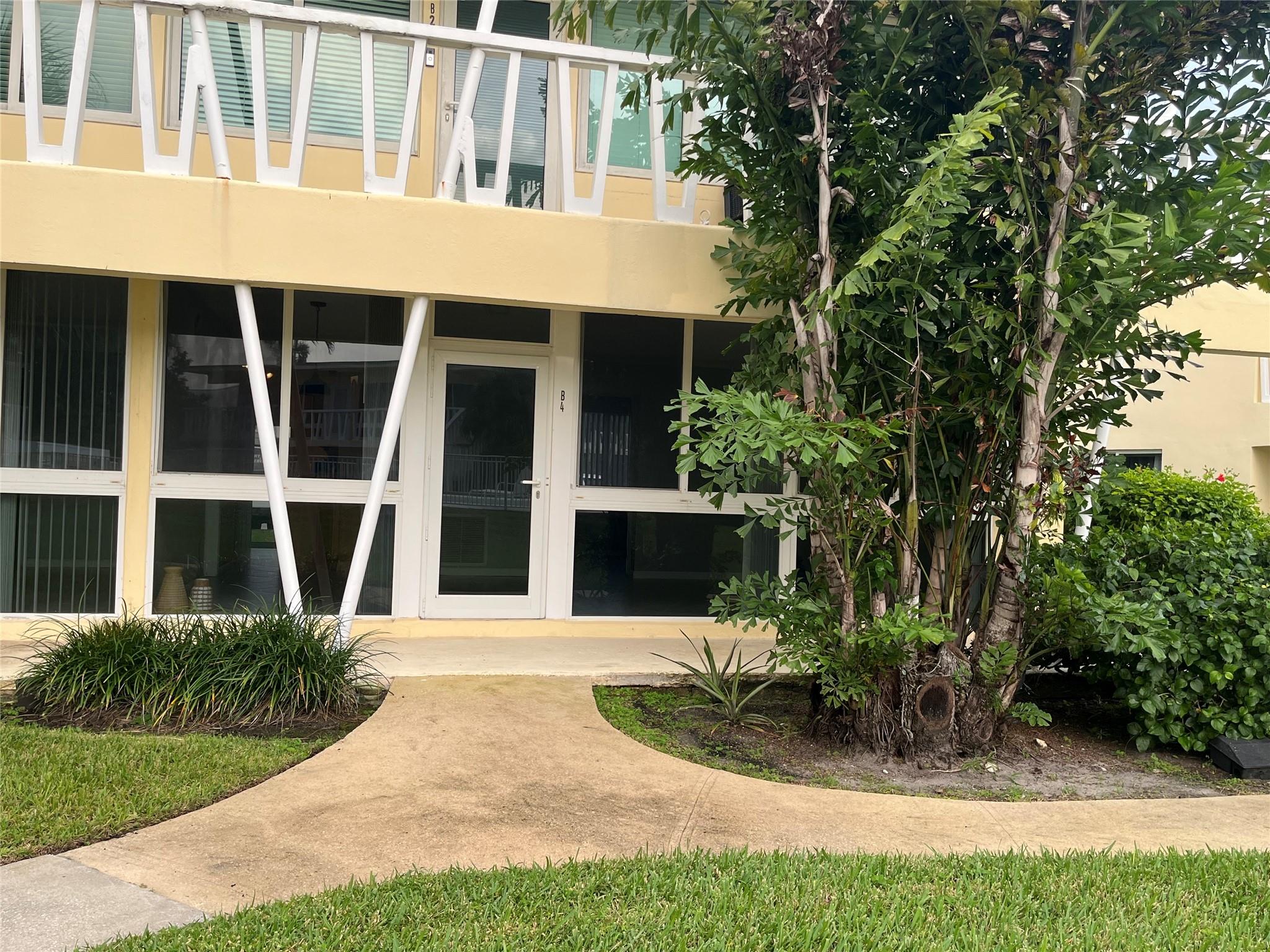 2755 NE 28th Ave #B4 Lighthouse Point, FL 33064