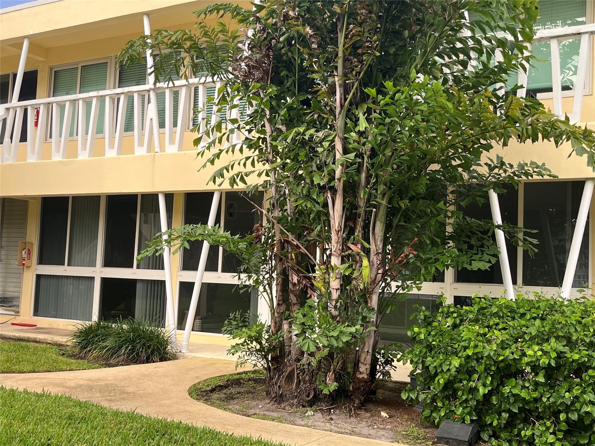 2755 NE 28th Ave #B4 Lighthouse Point, FL 33064