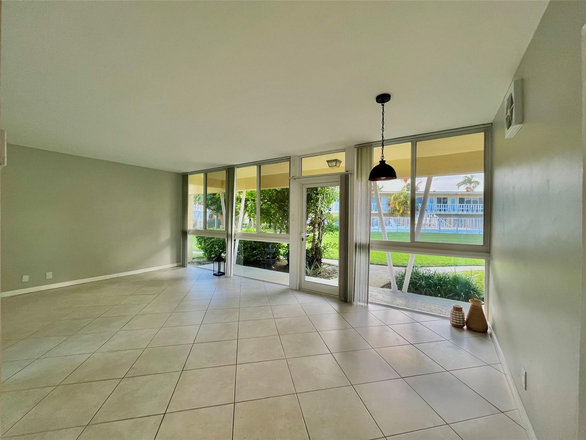 2755 NE 28th Ave #B4 Lighthouse Point, FL 33064