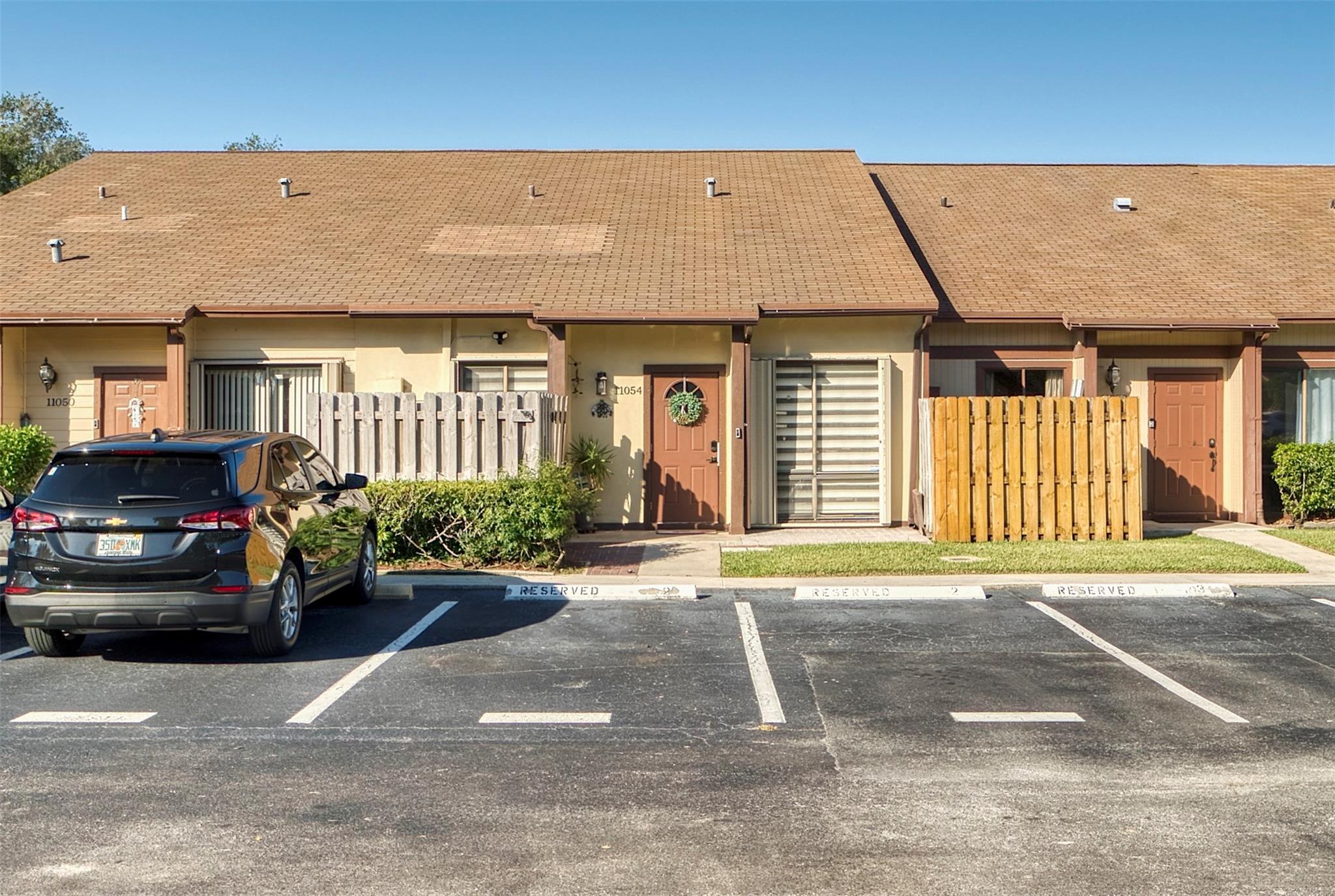 11054 NW 38th St