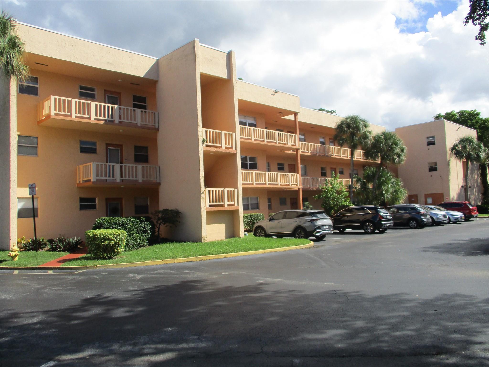 8390 Lagos De Campo Blvd #304