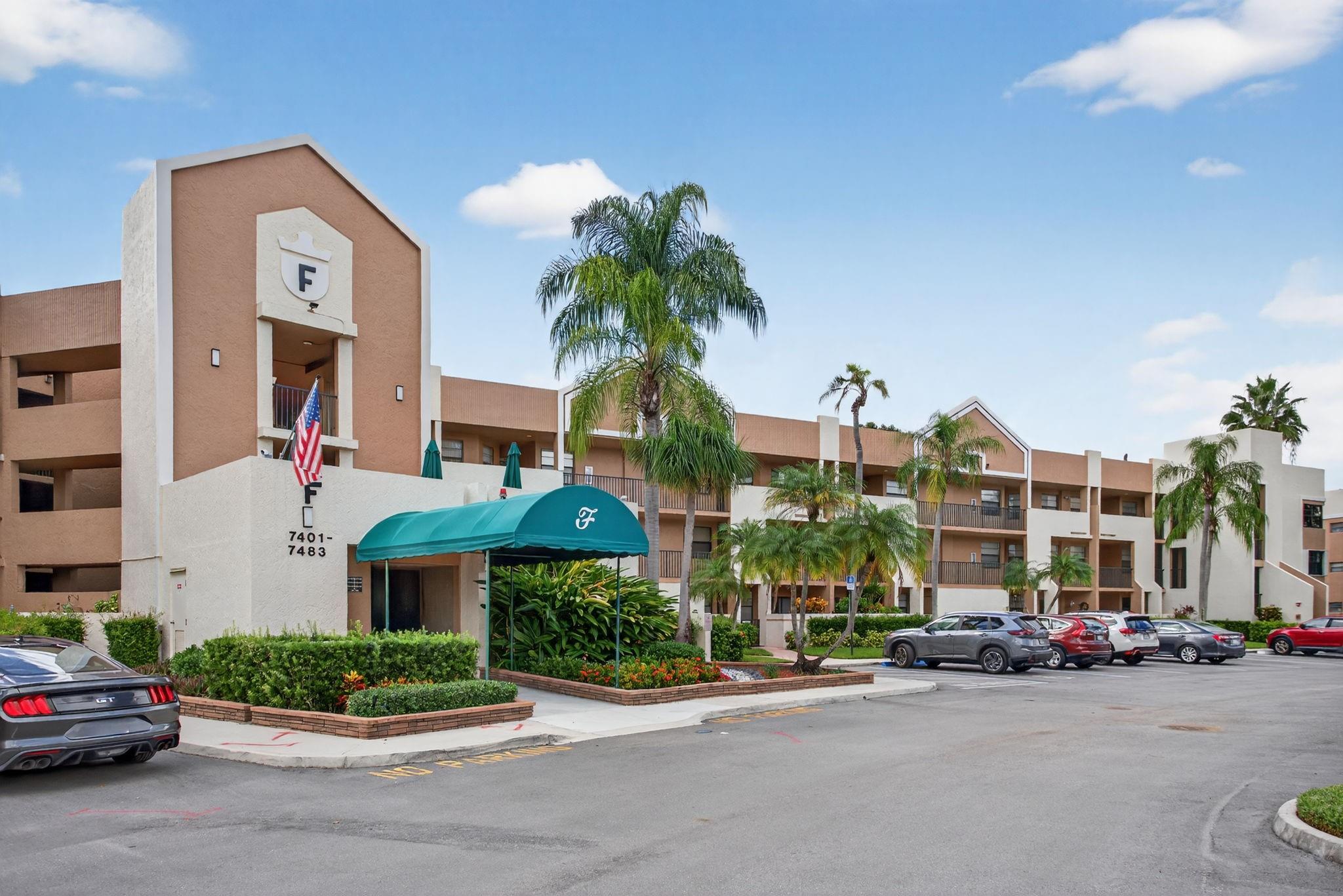 7445 Fairfax Dr #209