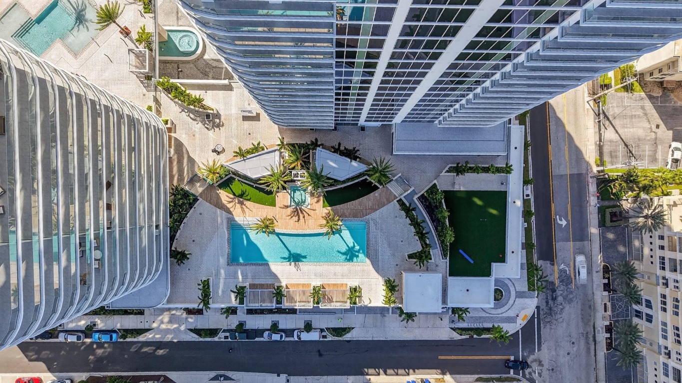 153 N Seabreeze #802-S Fort Lauderdale, FL 33304