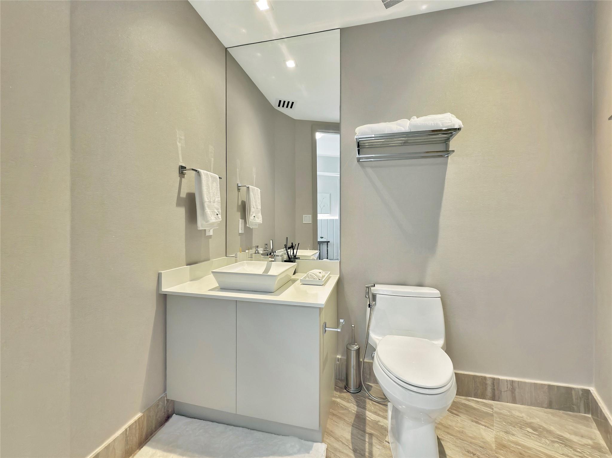 image Trump Tower I36