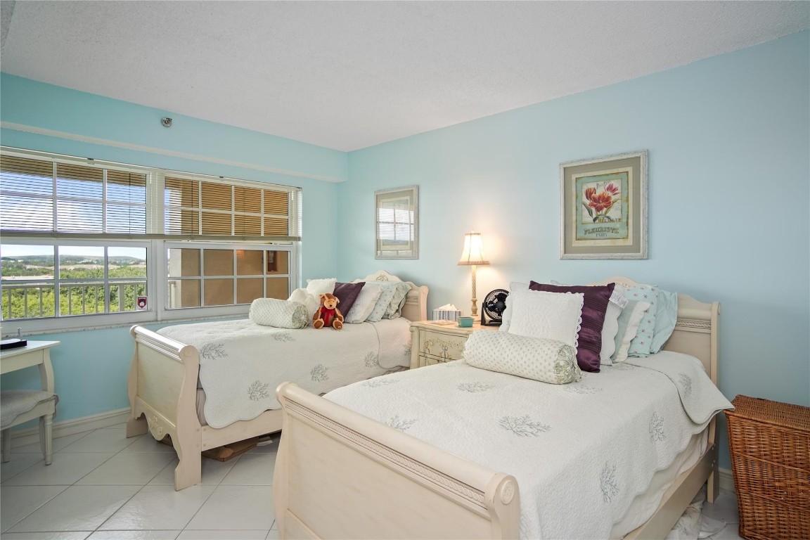 3510 Oaks Way #802 Pompano Beach, FL 33069