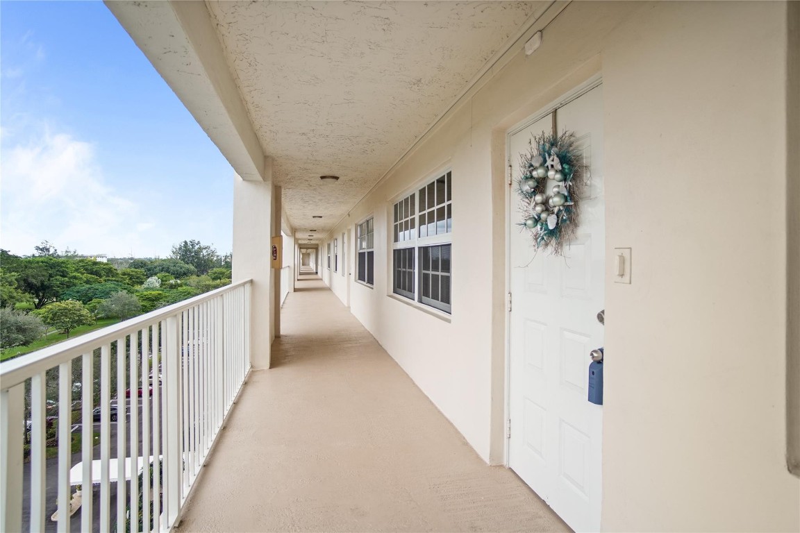 3510 Oaks Way #802 Pompano Beach, FL 33069