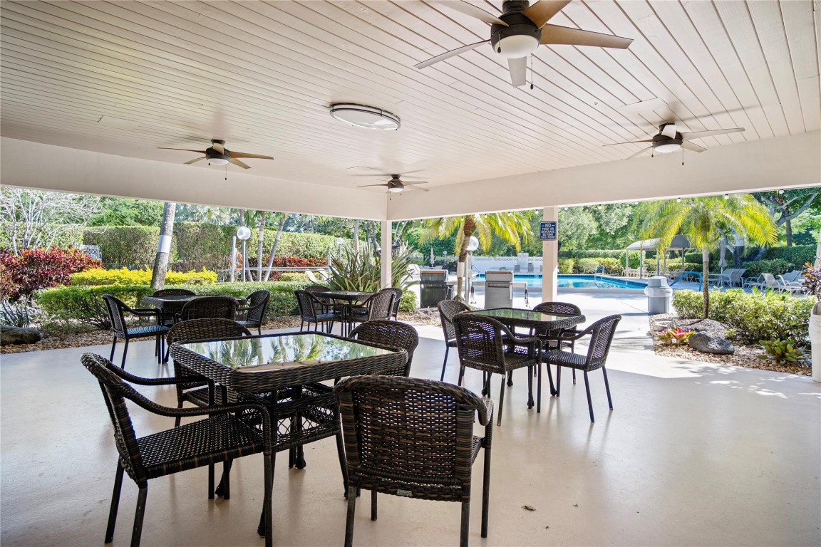 3510 Oaks Way #802 Pompano Beach, FL 33069