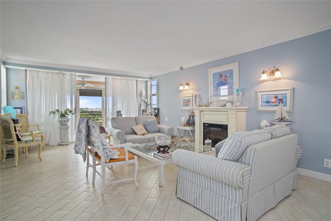 3510 Oaks Way #802 Pompano Beach, FL 33069