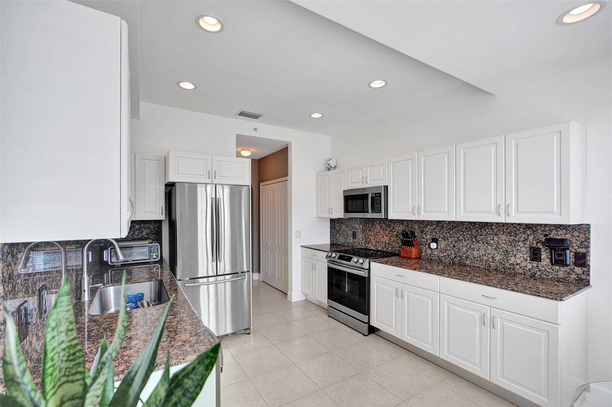 2550 SW 27th Ave #PH! Miami, FL 33133