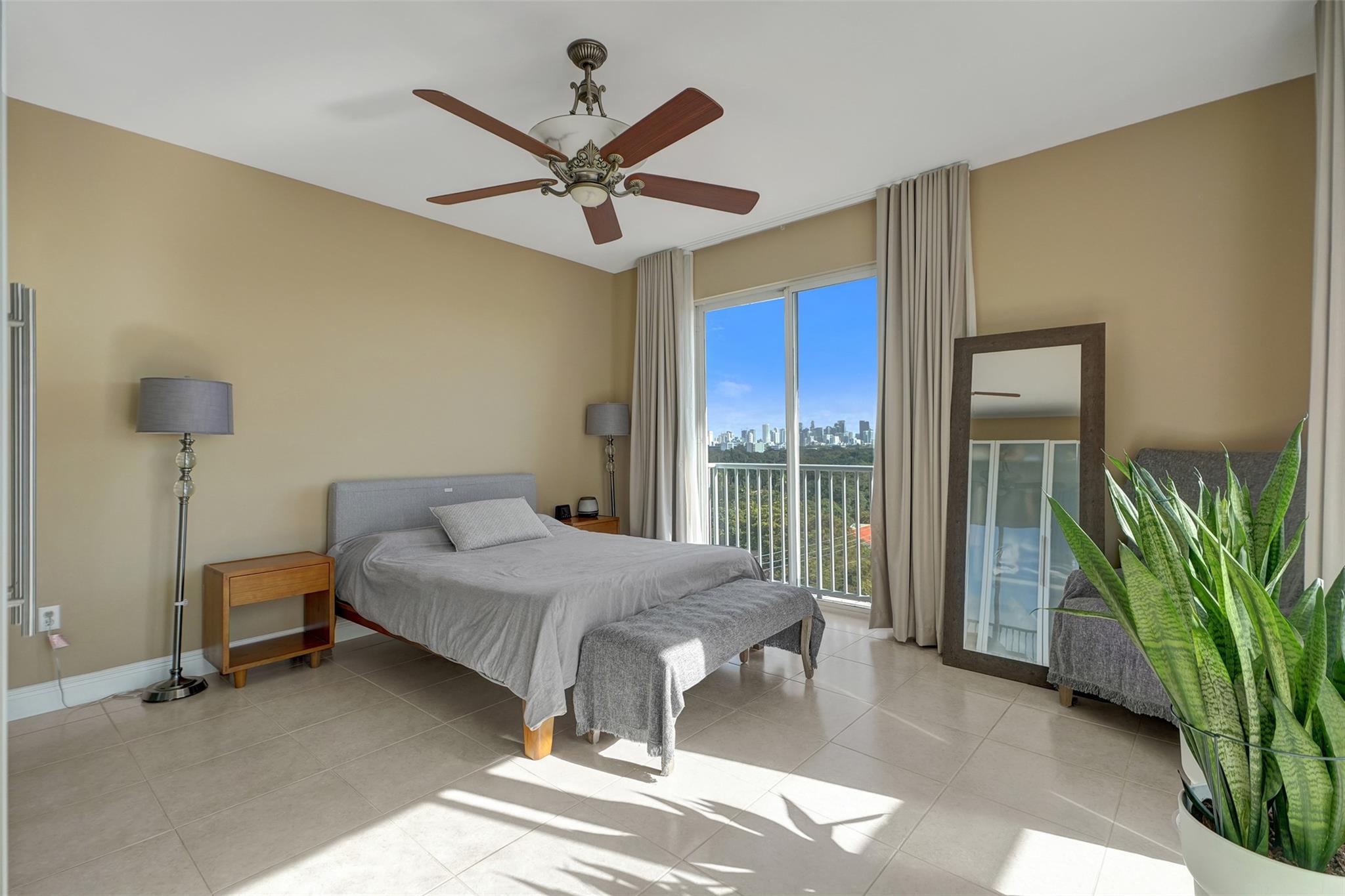 2550 SW 27th Ave #PH! Miami, FL 33133