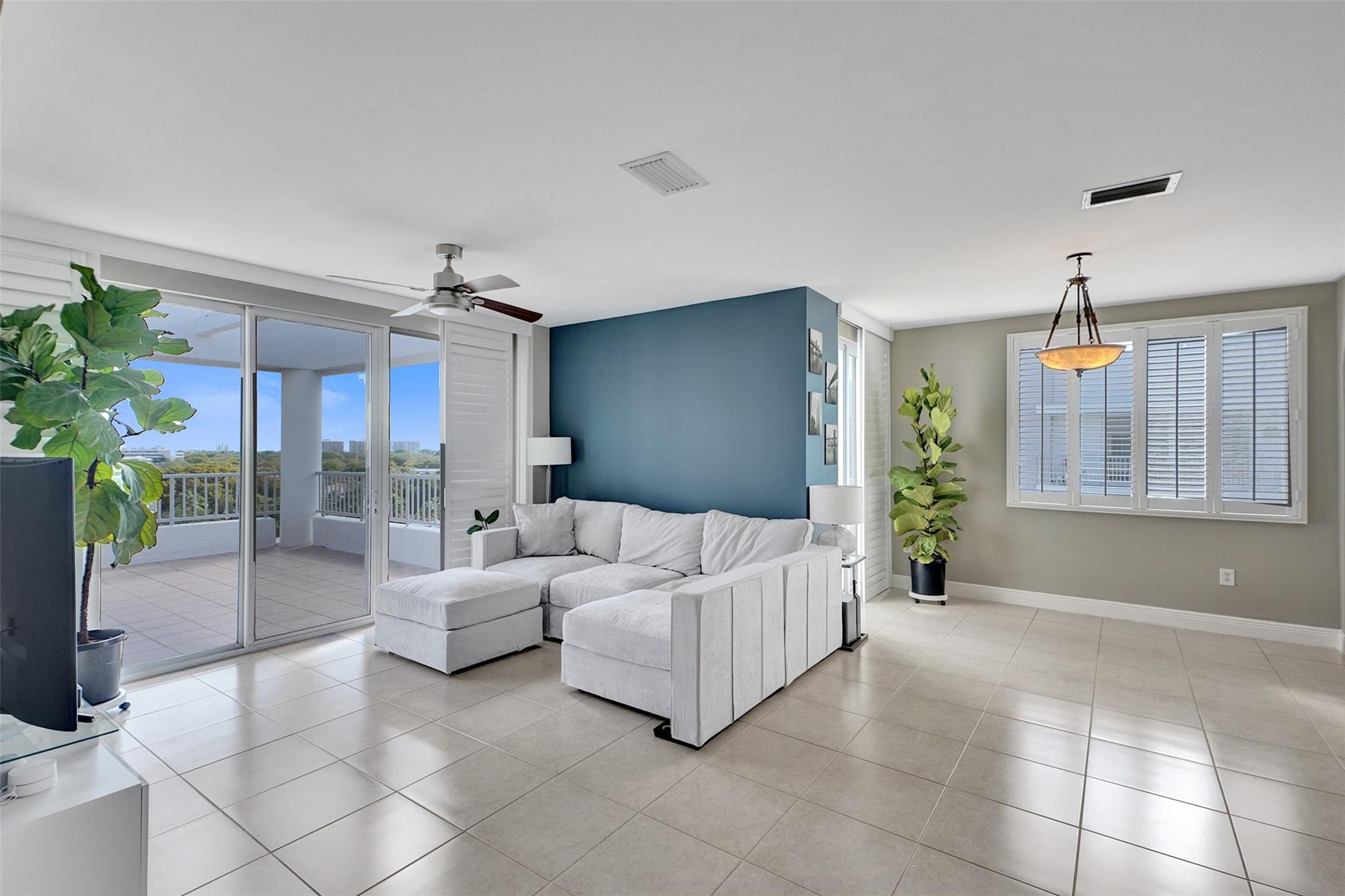 2550 SW 27th Ave #PH! Miami, FL 33133