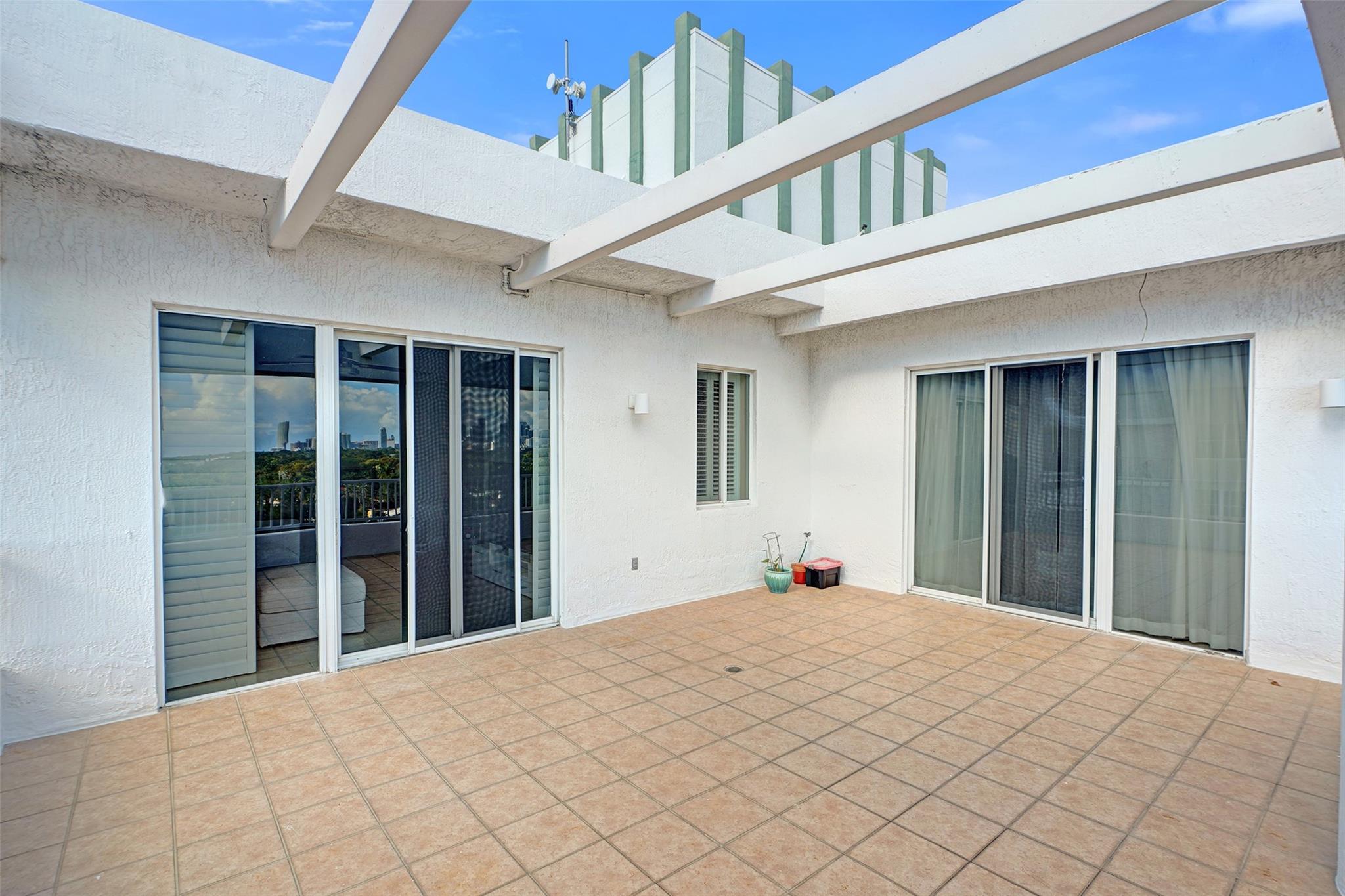 2550 SW 27th Ave #PH! Miami, FL 33133