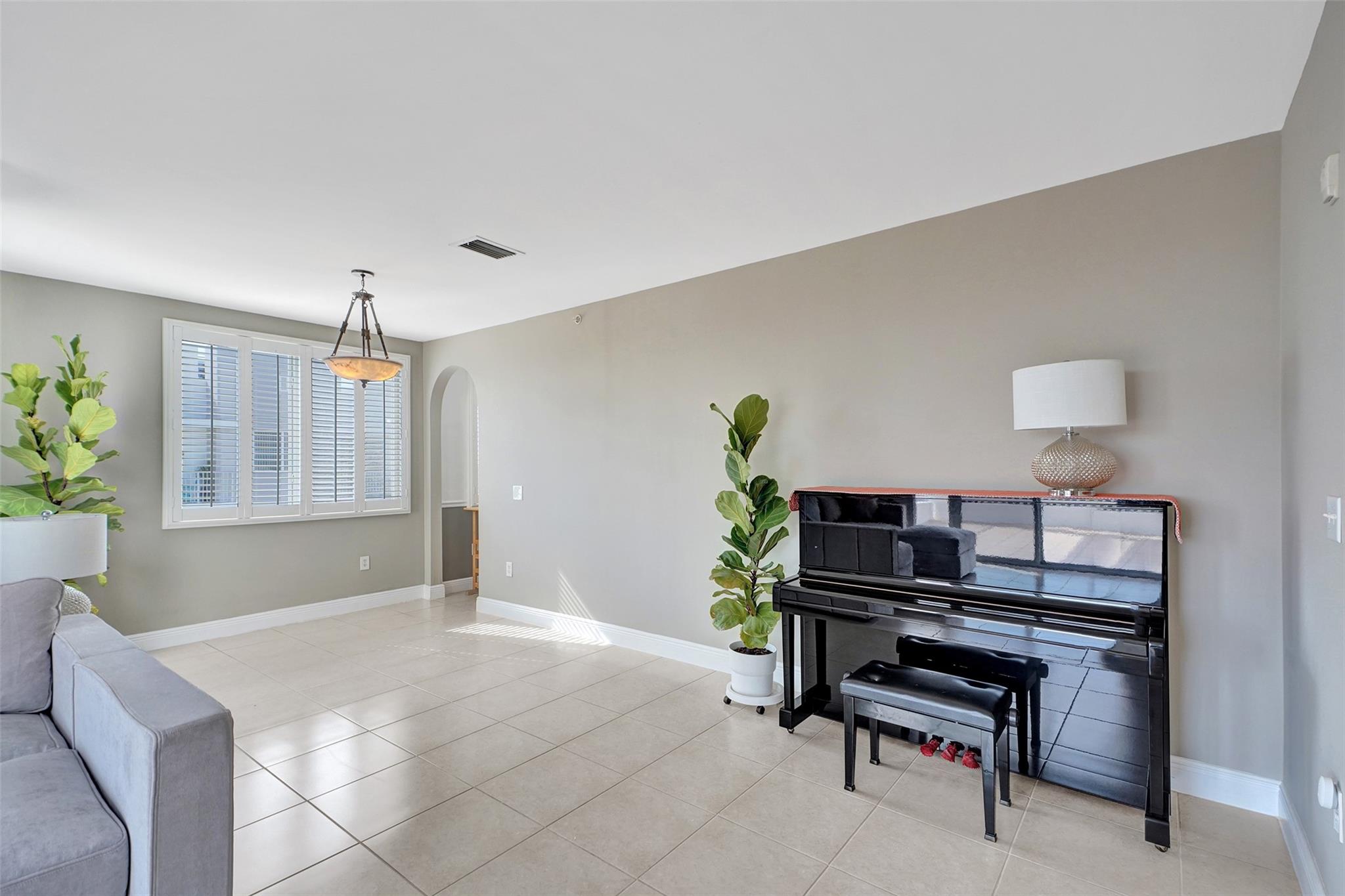 2550 SW 27th Ave #PH! Miami, FL 33133