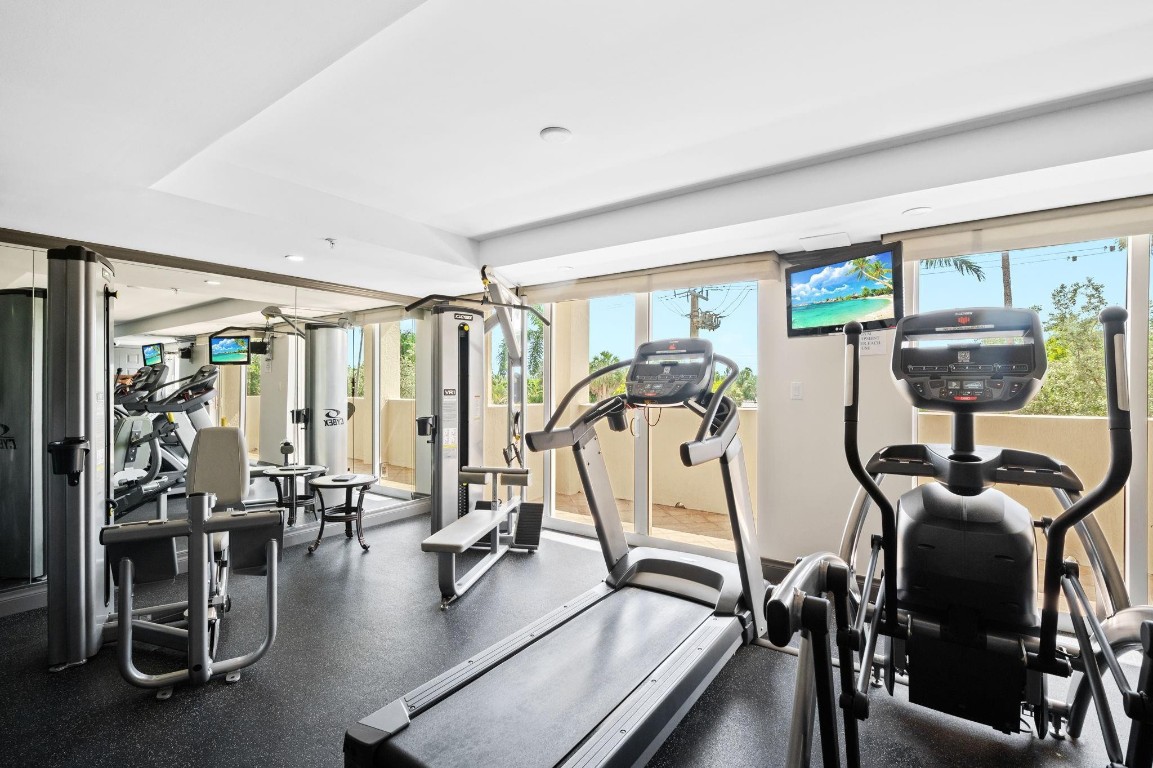 2011 N Ocean #902 Fort Lauderdale, FL 33305