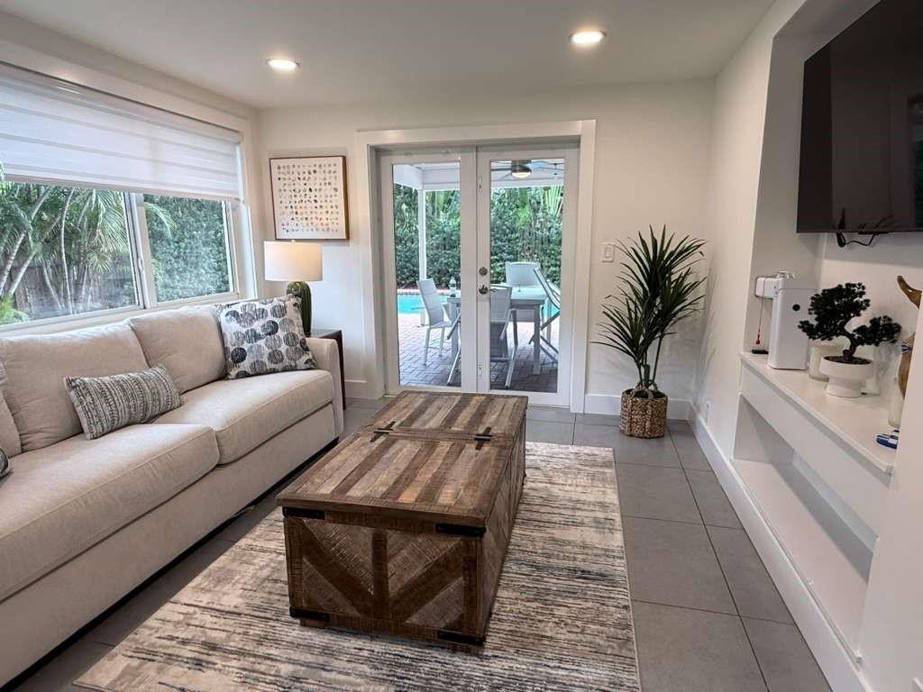 800 SE 11th Fort Lauderdale, FL 33316