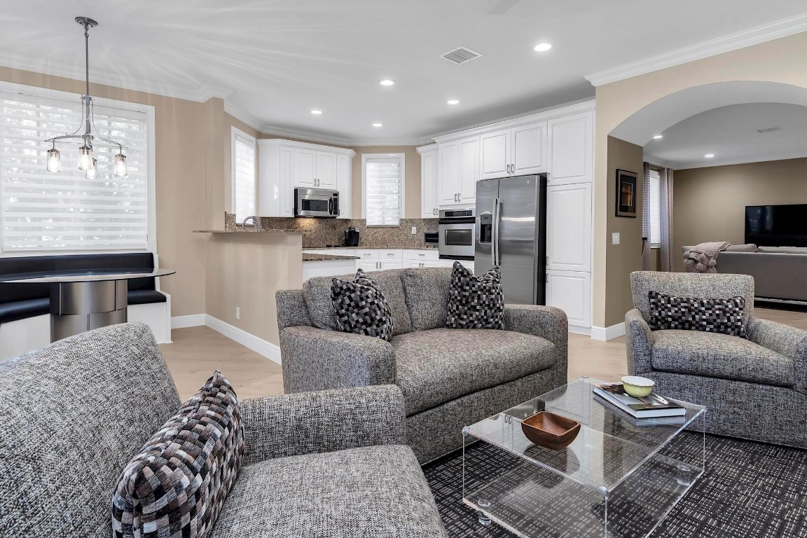 2857 Kinsington #17-4 Fort Lauderdale, FL 33332