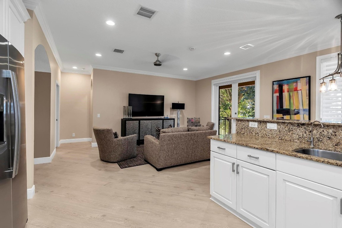 2857 Kinsington #17-4 Fort Lauderdale, FL 33332