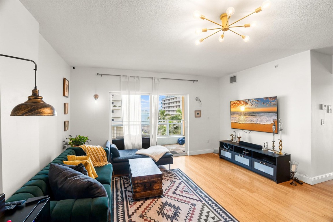 471 NE 25th #503 Miami, FL 33137