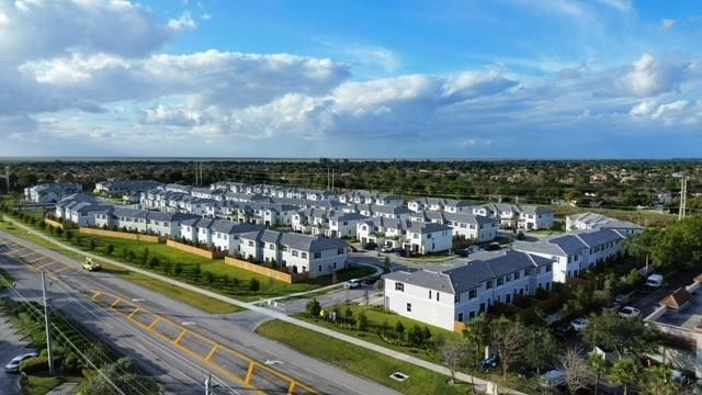 4611 NW 118th Coral Springs, FL 33076