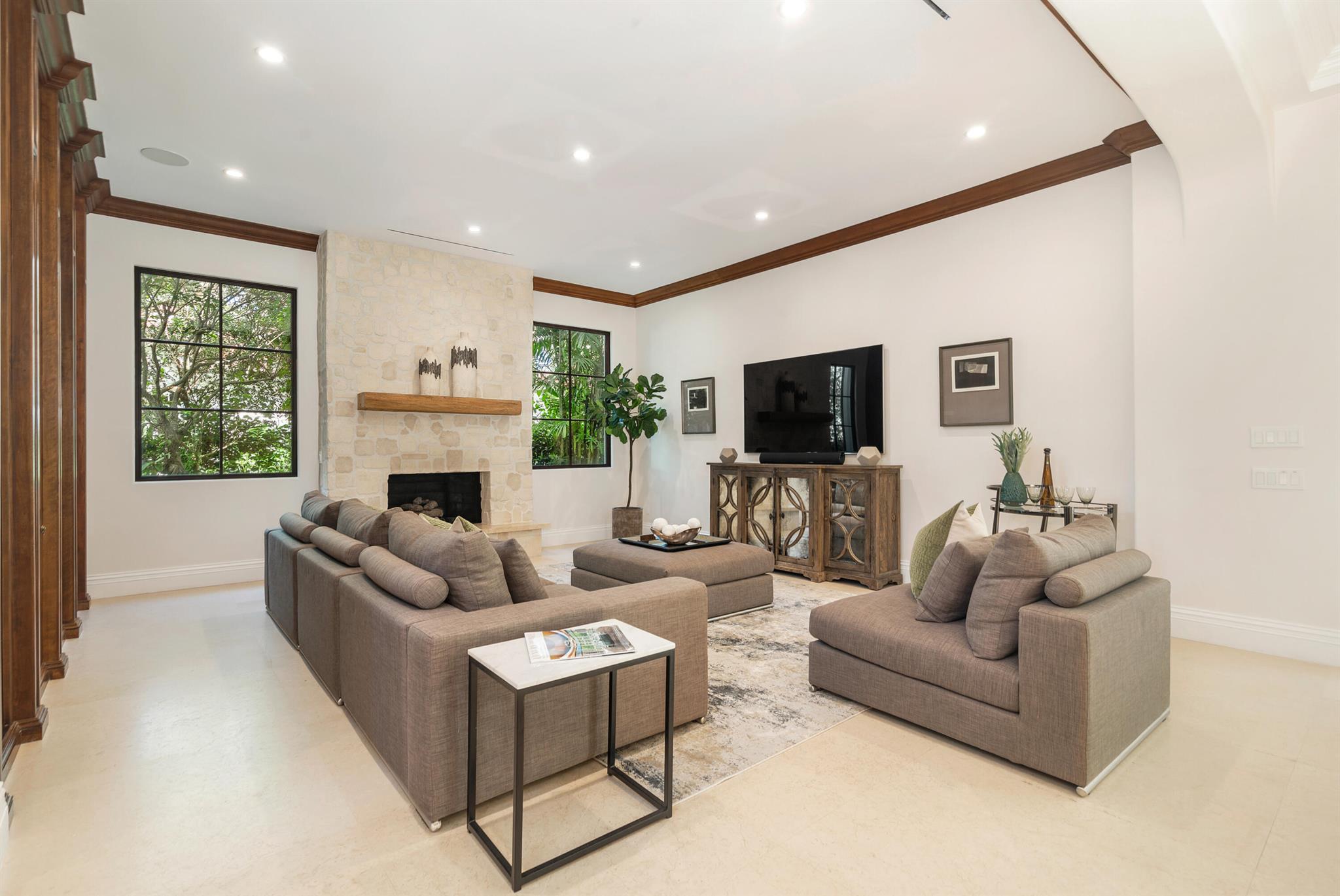 236 Via Las Brisas Palm Beach, FL 33480